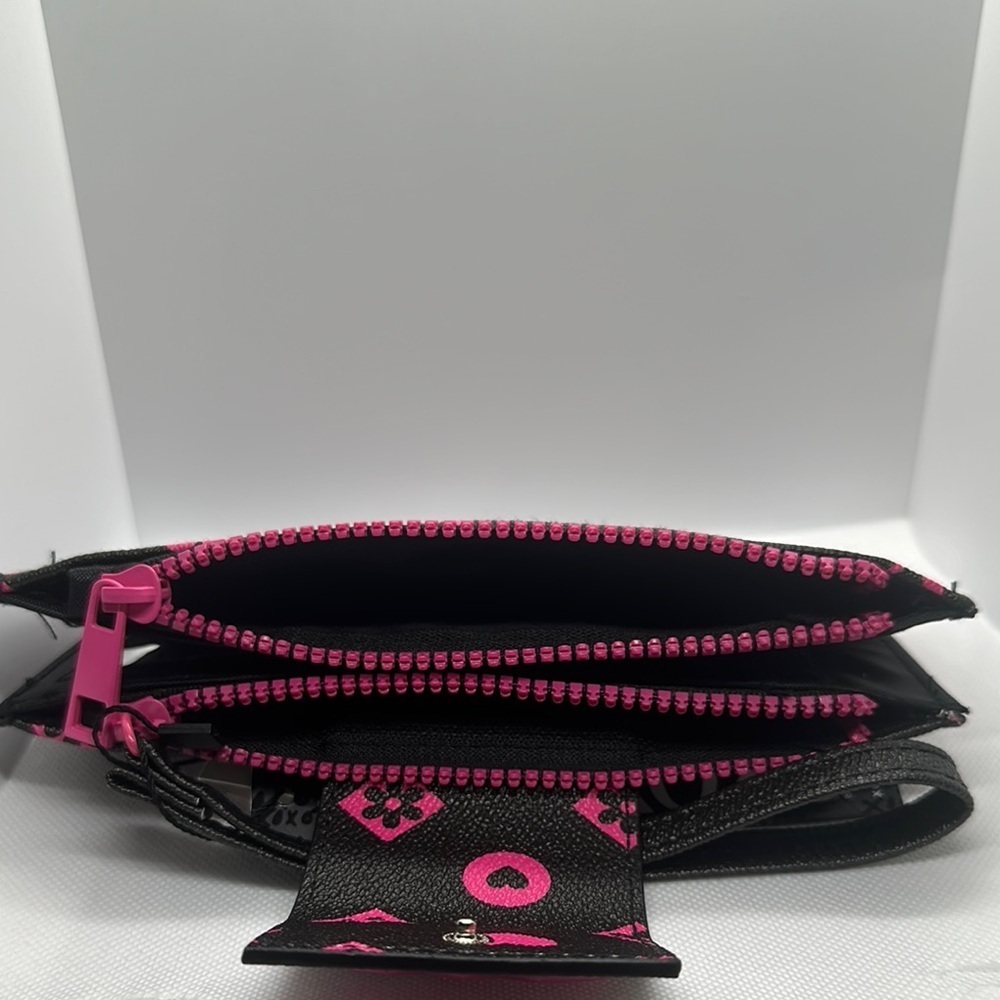 XOXO Black and Pink Geometric Wristlet Clutch - Picture 15 of 16
